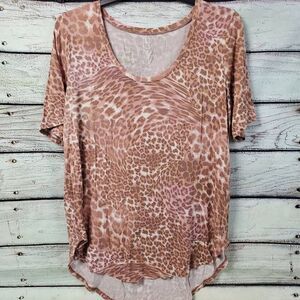 Maurices 24/7 Women’s Small Pink Animal Print T-Shirt Scoop Neck High-Low Hem Te